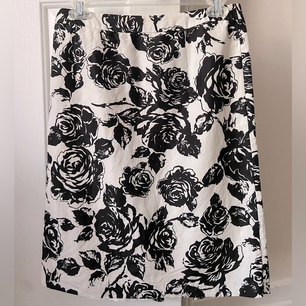 WHBM size 4 silk skirt